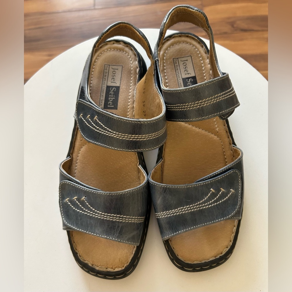 Joseph  Seibel blue sandals size 10